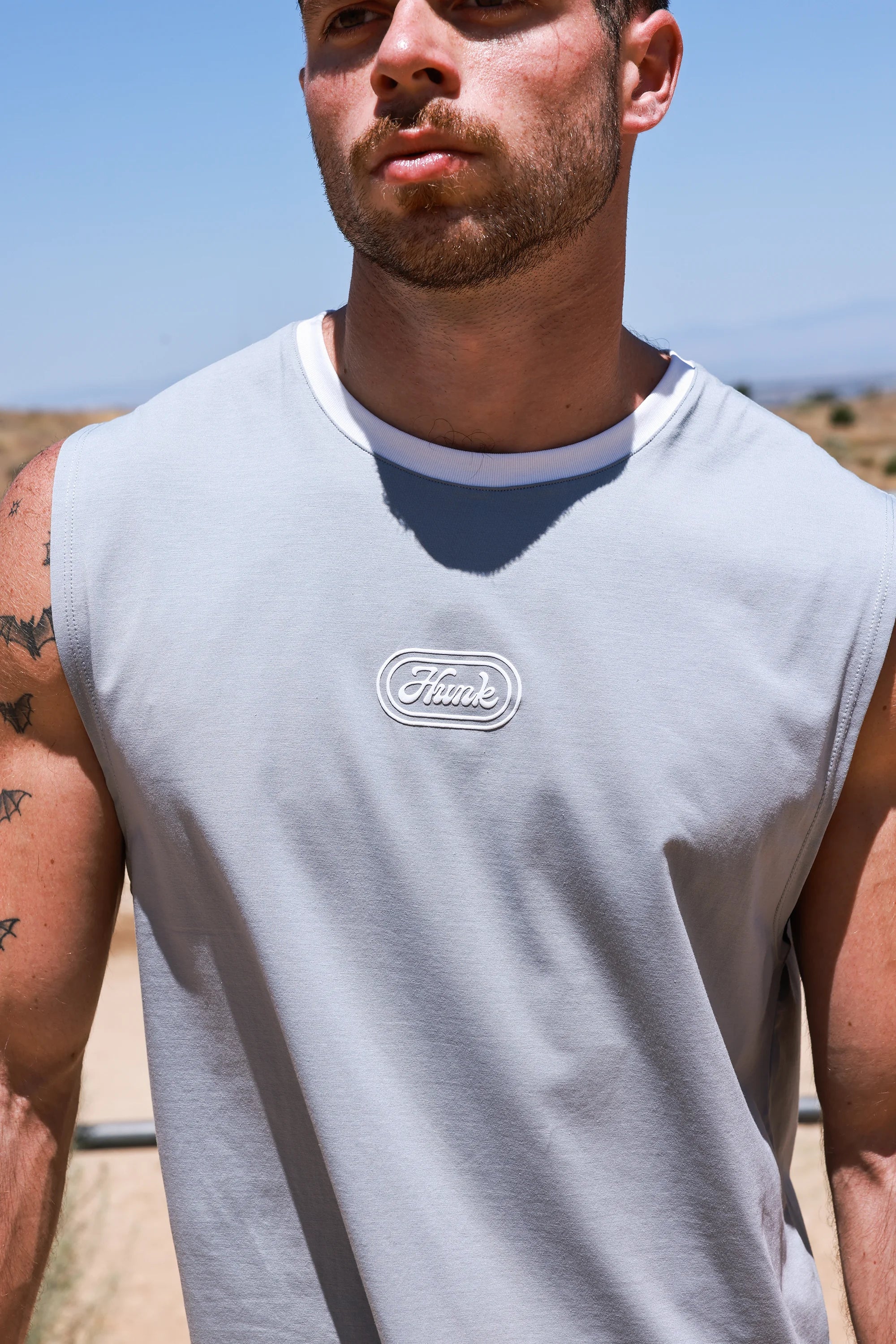 Camiseta Tank Monolith Semi Crop